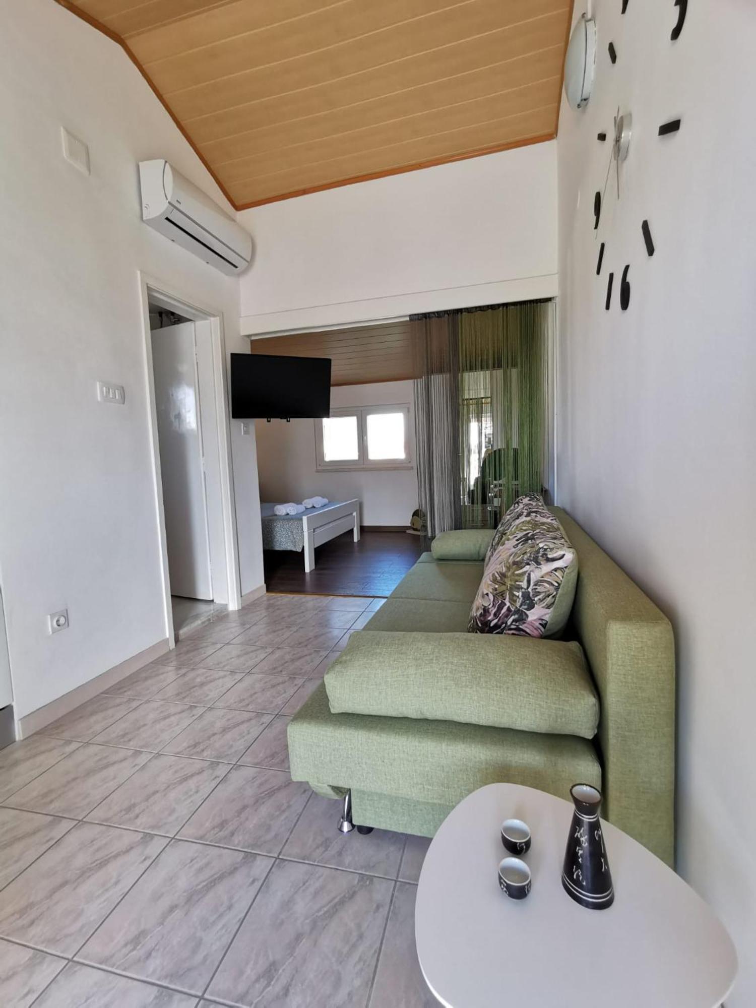 Apartmani Vana 1 Tribalj Exteriör bild